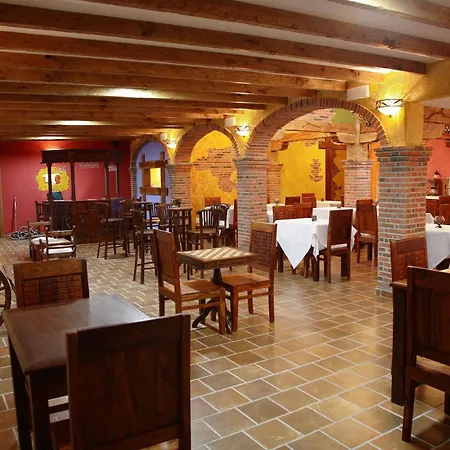 ホテル Posada-spa Privilegio De Vara 3*