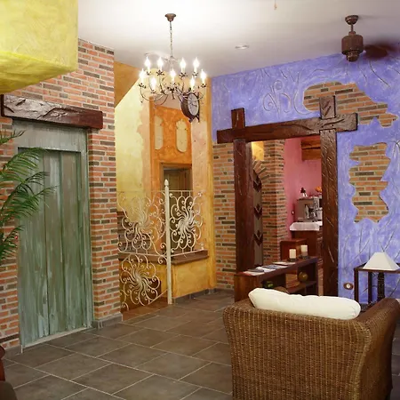 ホテル Posada-spa Privilegio De Vara 3*